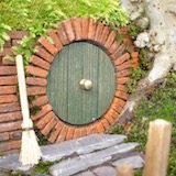 還有一把迷你掃帚喔！